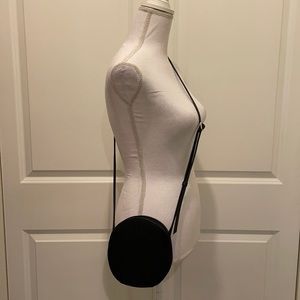 Olbrish Circle Cross-Body Bag in Black